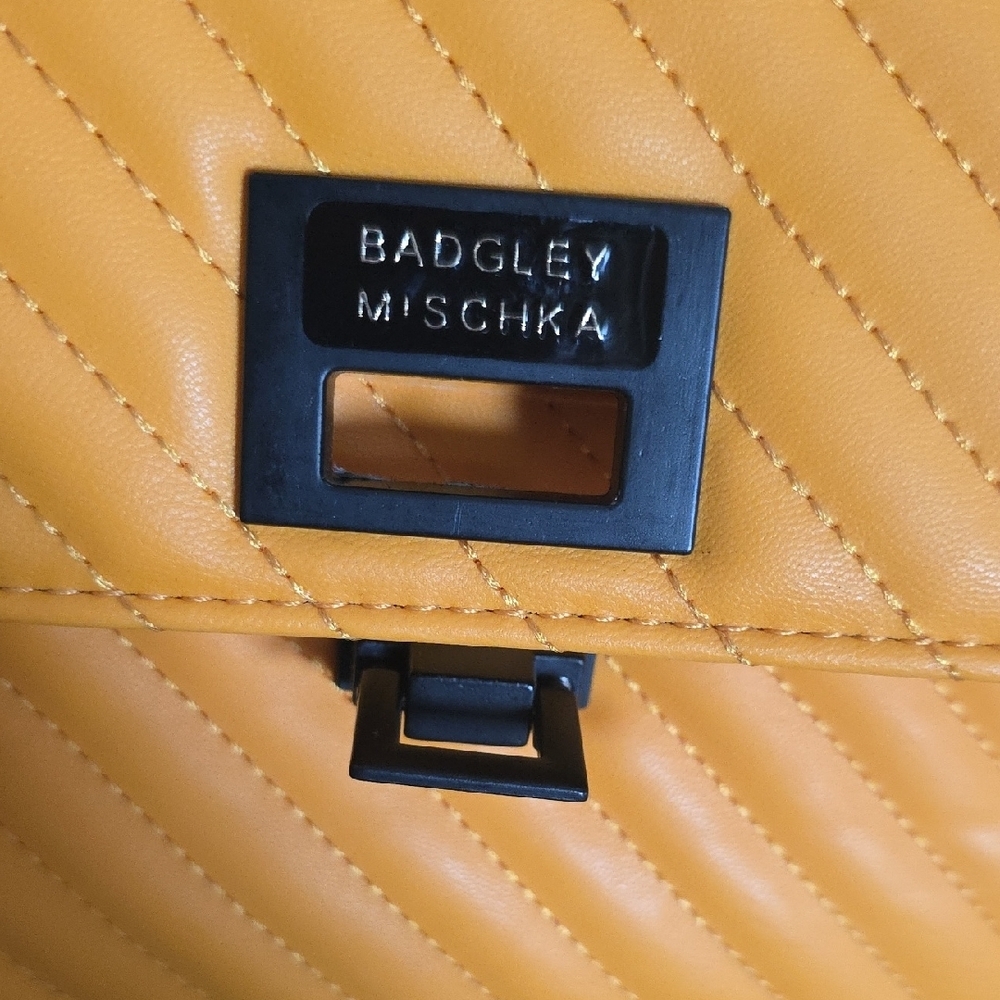 Badgley Mischka Quilted Crossbody Bag And Coinpurse Set, NWT - Picture 7 of 12